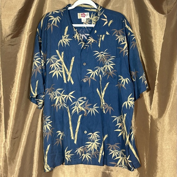 Other - Hilo Hattie men’s shirt (Dress/ Beach shirt)